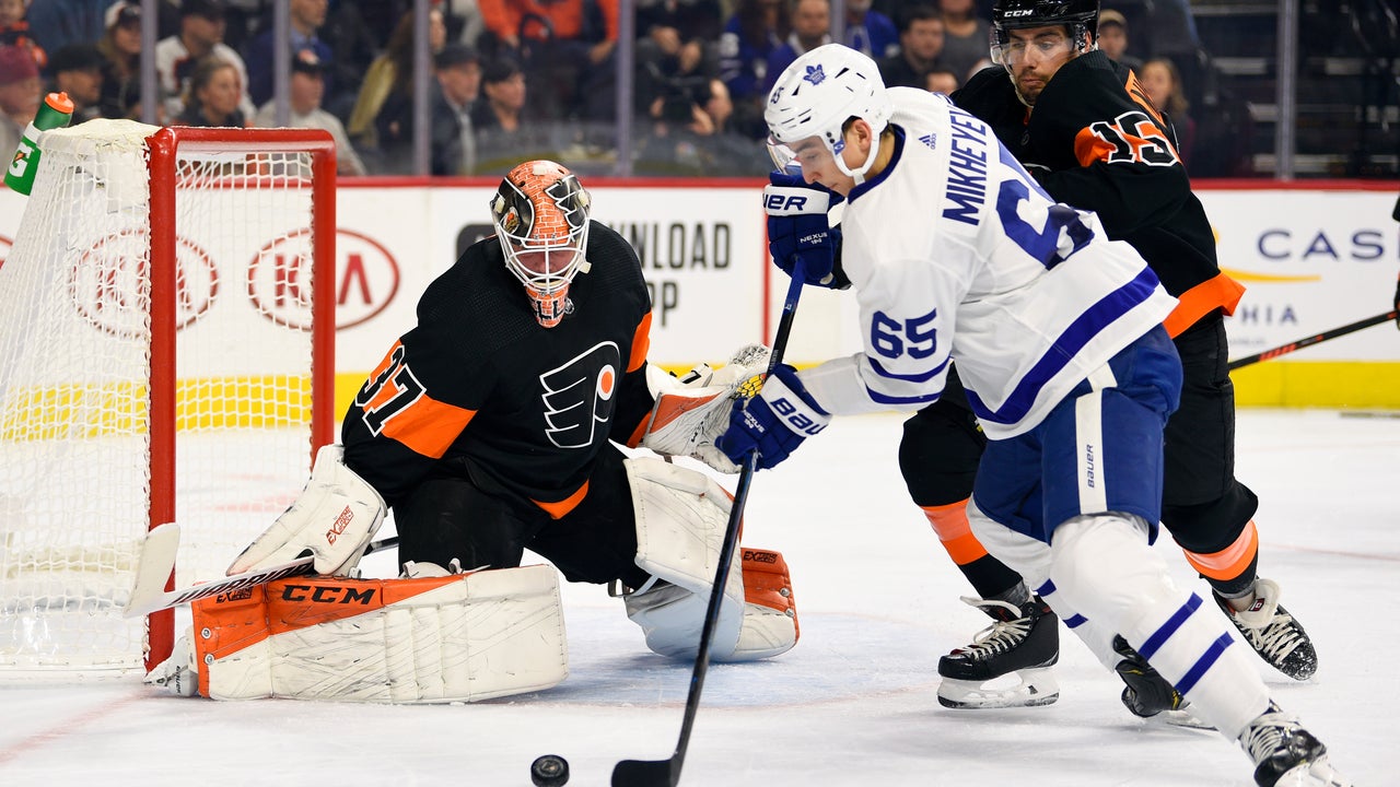 Johnsson scores in shootout, Maple Leafs beat Flyers 4-3